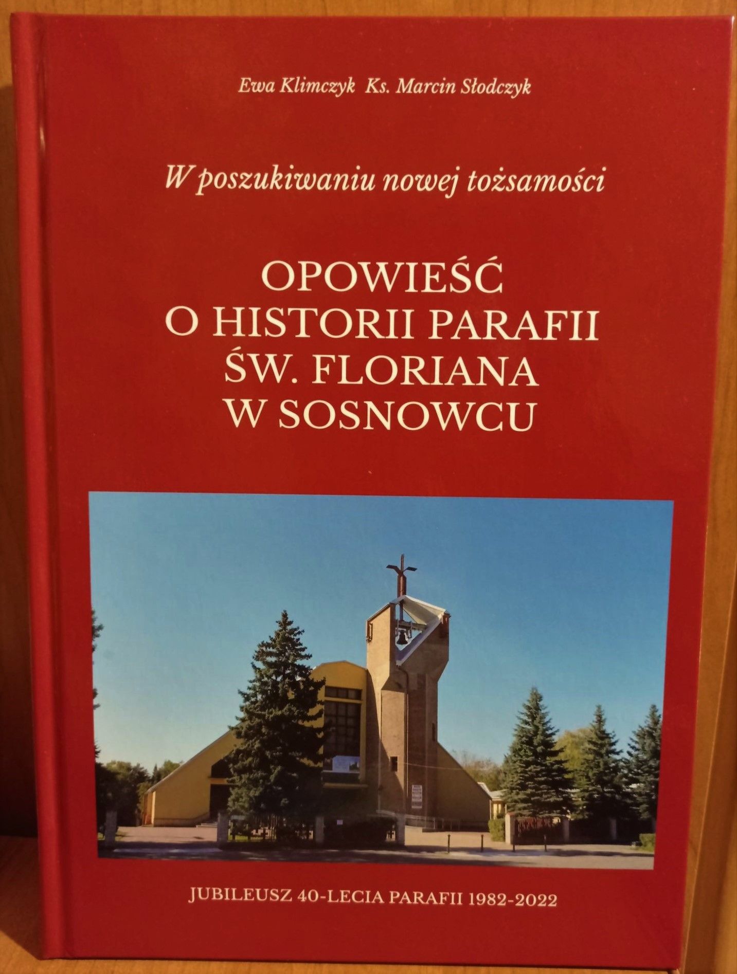 40 lat historii utrwalone na kartach książki