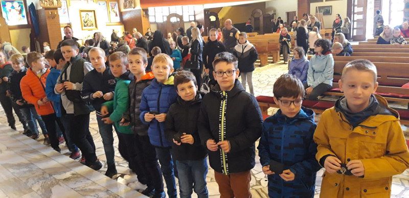 Rozpoczęliśmy nabożeństwa różańcowe