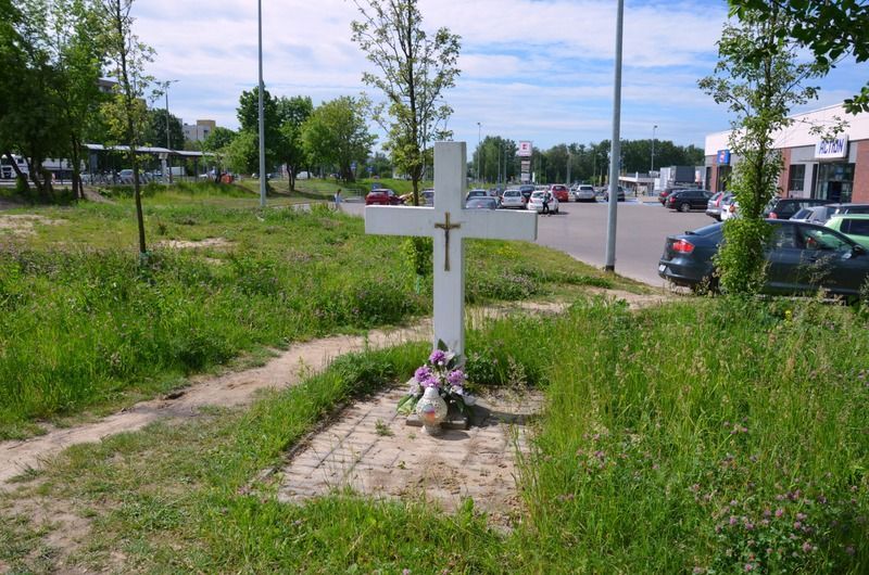 Odnowienie Krzyża przy ul. Zaruskiego