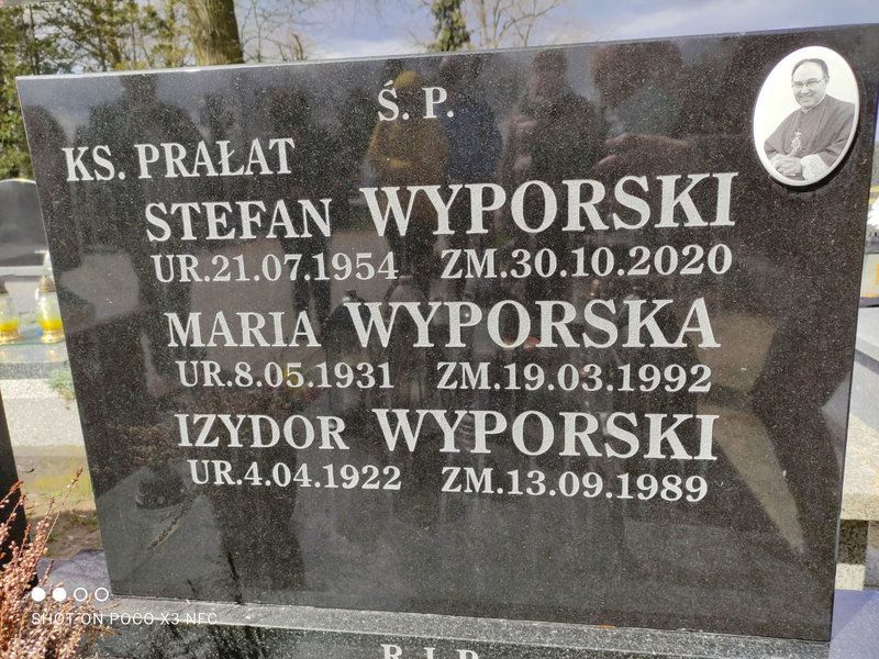 Nagrobek ks. Stefana Wyporskiego