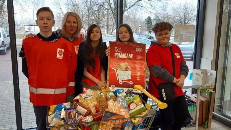 Akcja Caritas i Biedronki - "Tak pomagam"