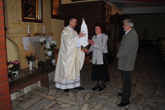 Matka Boża Fatimska wędruje po naszym osiedlu