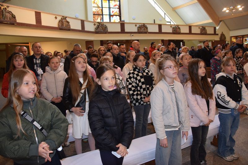 Pierwsza Spowiedź i Komunia dzieci z SP 40