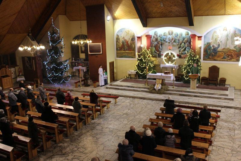 Kolędowe granie i śpiewanie na opłatku Chóru parafialnego